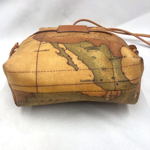 Alverio Martin Classe Geo Tan Leather Crossbody Bag - Picture 8 of 16